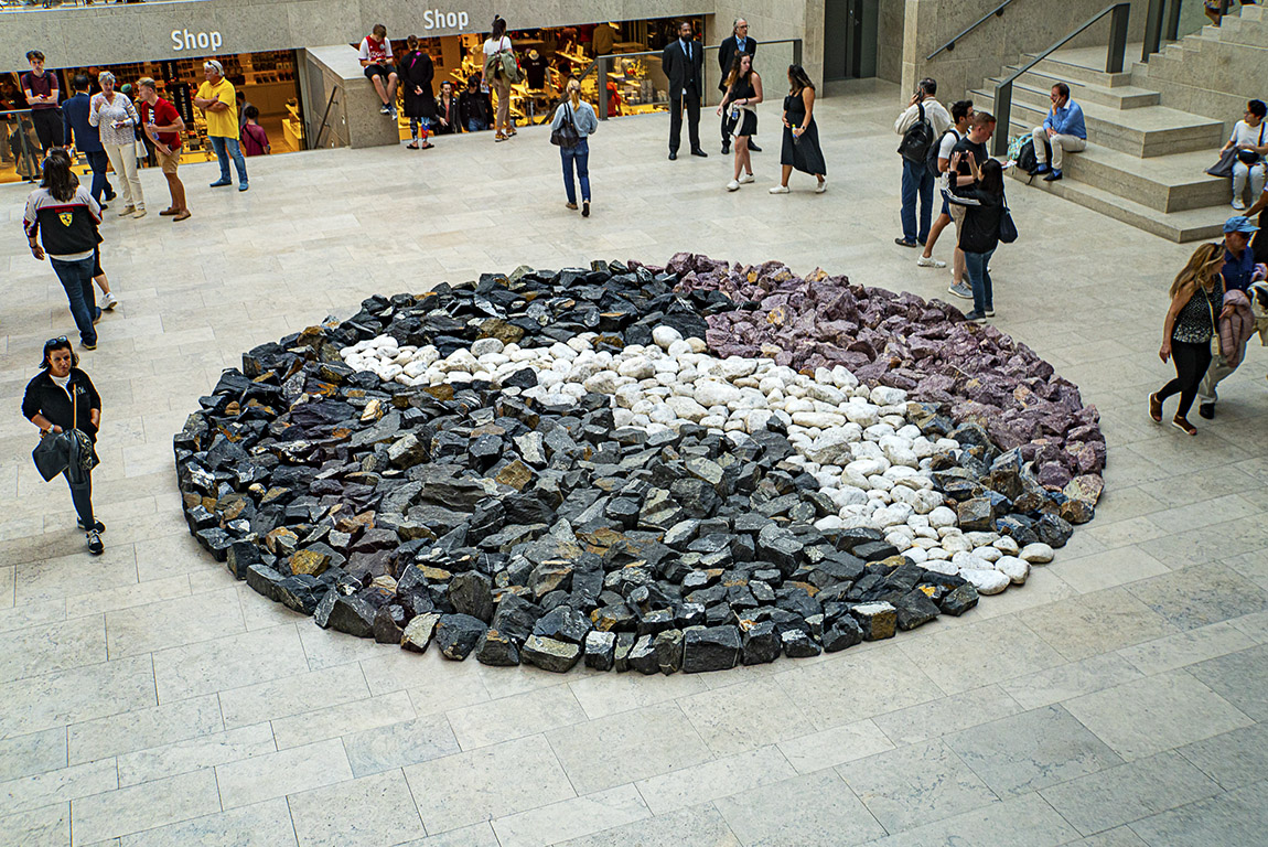 Richard Long Walks into the Rijksmuseum Gardens