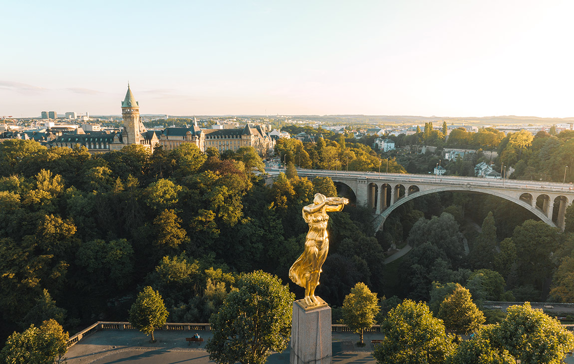 The Gëlle Fra memorial and the Adolphe Bridge. Photo: Pierre BK | Luxembourg City: A surprising capital shaped by nature and history