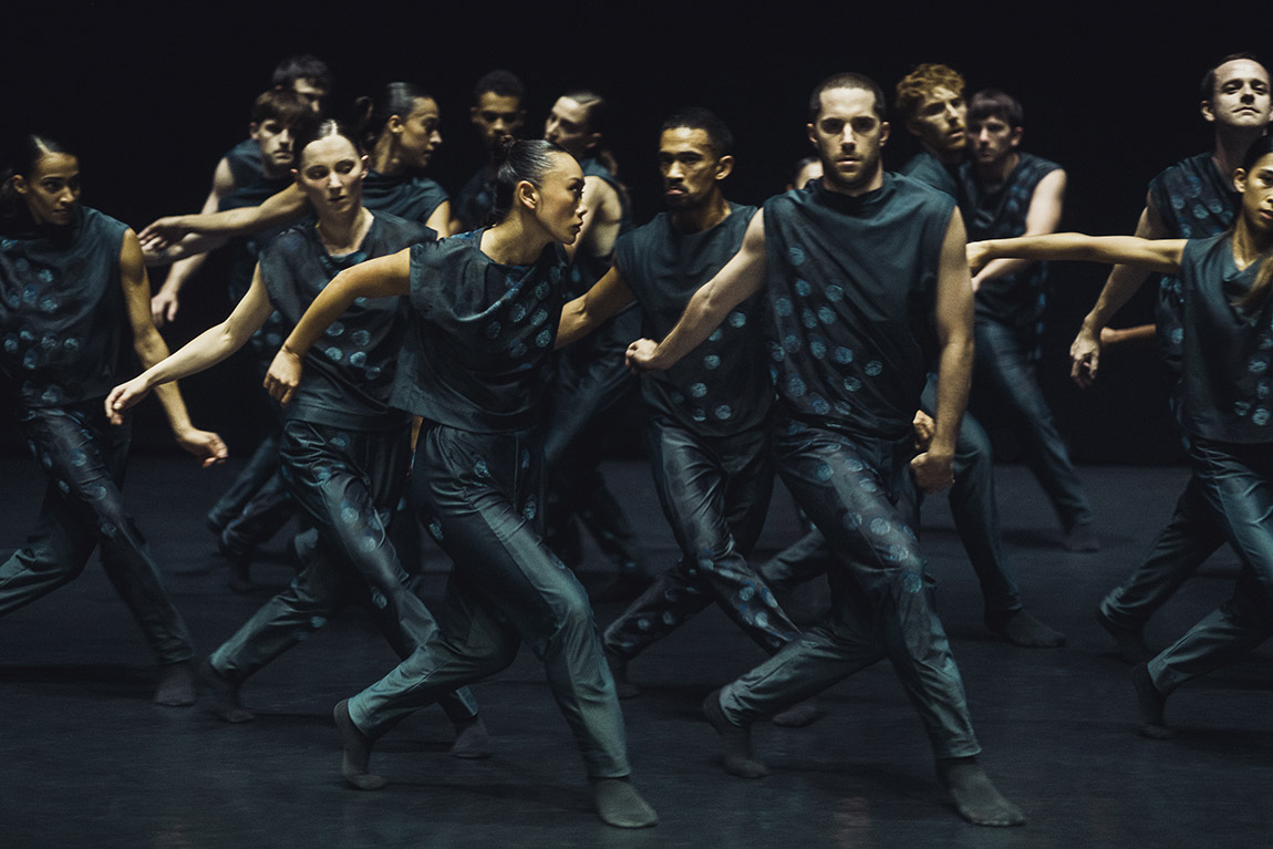 Ties Unseen. | Nederlands Dans Theater (NDT): World-class dance, right from The Hague